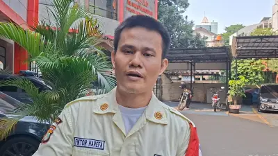 Satpam Fiktor Klarifikasi Sujud ke Sopir Alphard karena Kemauan Sendiri