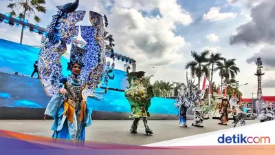 Sekjen Kemenbud Apresiasi Grand Carnival Jember Fashion Carnaval 2026