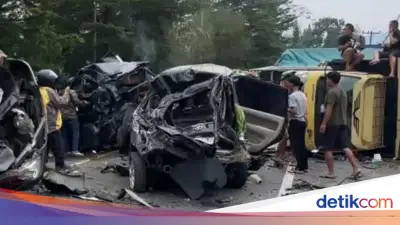 Tabrakan Beruntun 9 Kendaraan di Sibolangit, 4 Tewas