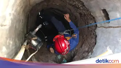 Tiga Pelajar di Bogor Minta Tolong Damkar Ambil Ijazah yang Jatuh ke Sumur
