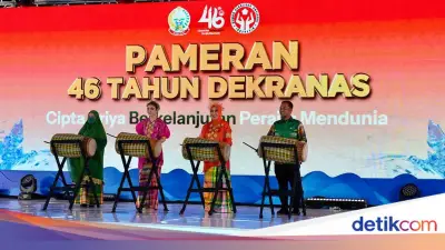 Tri Tito Kenakan Baju Bodo di Syukuran 46 Tahun Dekranas Makassar
