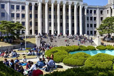 Universitas Harus Beradaptasi atau Punah: Hukum Besi Sejarah