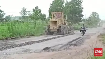 Warga Lampung Swadaya Cor Jalan, Tolak Bayar Pajak karena Kecewa Pemprov