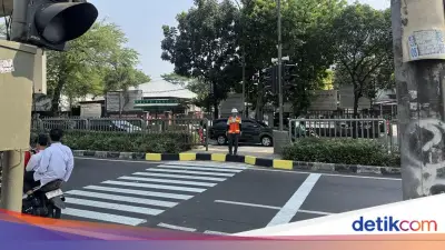 Warga Sambut Pelican Crossing Tendean, Harap JPO Segera Dibangun Lagi