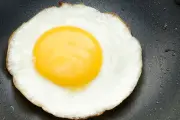 3 Trik Masak Telur Ceplok Anti Lengket dan Gosong