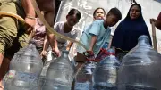 4 Bulan Kekeringan, Warga Tangerang Berebut Air Bersih