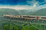 5 Rute Kereta Api Terindah di Indonesia untuk Healing