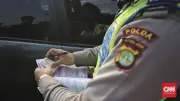 Alphard Penerobos Pelican Crossing di Bundaran HI Diduga Pakai Pelat Bodong