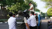 ASN Jakarta Bandel Bawa Kendaraan Pribadi Diderek di Kantor Wali Kota Jaksel