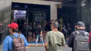 Brimob Bersenjata Kawal Ketat Polda Metro Jelang Jumpa Pers Kasus Korupsi