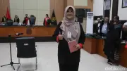 Dokter Tifa Tolak Damai, Tantang Jokowi Tunjukkan Ijazah di Sidang
