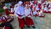 DPR Minta BGN Selesaikan Masalah Dapur MBG Sebelum Libatkan Kantin Sekolah