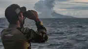 Gunung Anak Krakatau Erupsi Beruntun Empat Kali, Status Siaga