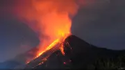 Gunung Karangetang Erupsi, Semburkan Lava Pijar 400 Meter