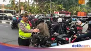 Hari Pertama Sekolah, Lalin Halim Arah Cawang Macet Parah
