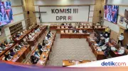 Ibu Korban Pembakaran Santri Lombok Nangis di DPR, Minta Pelaku Dihukum Berat