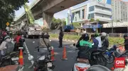 Jalan Tendean Ditutup Imbas Pembongkaran JPO, Kemacetan Mengular