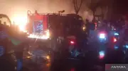 Kebakaran Lapak Kayu di Bekasi, 8 Unit Damkar Dikerahkan