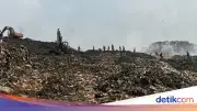 Kebakaran TPA Jatiwaringin Hari Kelima Meluas hingga 15 Hektare, Petugas Kerahkan 19 Mobil Damkar