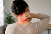 Kebiasaan Kretek Leher Bisa Picu Stroke? Ini Faktanya