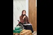 Kisah Mutiara Dayuanti, ASN yang Setiap Pagi Bersiap di Kursi Roda