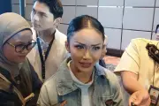 Kris Dayanti Diskusi Pendidikan dan Karier dengan Putrinya Amora Lemos