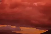 Langit Merah di Caracus: Fenomena Earthquake Lights Usai Gempa Dahsyat Venezuela