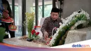 Menkop Ziarah ke Makam Bung Hatta Jelang Puncak Harkopnas ke-79