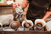 Minum Kopi Rutin Turunkan Risiko Penyakit Liver, Termasuk Kopi Decaf dan Bergula