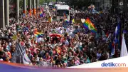 Mobil Tabrak Parade Gay di Berlin, 1 Tewas 16 Luka