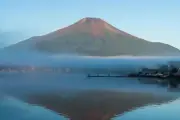 Pendaki Jepang Dievakuasi Dua Kali dari Gunung Fuji karena Kelelahan