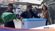Polri Serahkan Barang Bukti Tiga Kasus Korupsi Terkait Febrie ke Kejagung