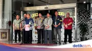 Polri Serahkan Tersangka Febrie Adriansyah ke Kejagung, Penyidikan Beralih Total