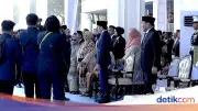 Prabowo dan Jokowi Saling Hormat di HUT Bhayangkara ke-80