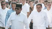 Prabowo Terima Langsung Artefak Budaya dari Direktur FBI di Kertanegara