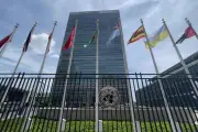 Pria Bakar Diri di Depan Markas PBB New York, Kibarkan Bendera Tibet