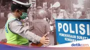 Pria di Jakbar Ditangkap Bawa Tembakau Sinte saat Razia Polisi