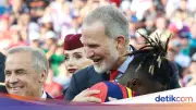 Raja Felipe VI Peluk Pemain Spanyol Usai Juara Piala Dunia 2026