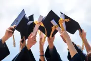 Ribuan Fresh Graduate di Singapura Hadapi Persaingan Ketat di Pasar Kerja