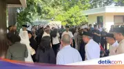 Rumah Duka Rachmat Gobel Dipenuhi Pelayat, Surya Paloh hingga Zulkifli Hasan Hadir