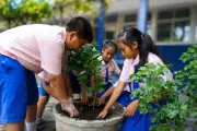 Sekolah Strada Cilincing Ajak Siswa Cintai Lingkungan Lewat Aksi Nyata