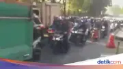 Truk Mogok di TB Simatupang Sebabkan Macet Parah Arah Ragunan