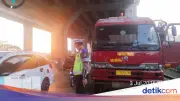 Truk Trailer Mogok di Cilincing Jakut, Perbaikan Sedang Berlangsung