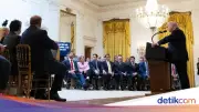 Trump Nonaktifkan Operator Teleprompter karena Pasang Taruhan Isi Pidato