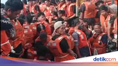 KM Mutiara Sentosa Terbakar di Sumenep, Penumpang Loncat ke Laut