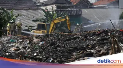 Pemprov DKI Tutup TPS Liar di Kramat Jati Usai Damkar Gugur