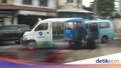 Sopir Mikrotrans Dipecat Usai Ngebut dan Tabrak Lansia di Tomang