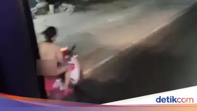 Tanpa Busana, Pria di Lamongan Mengendarai Motor Diduga ODGJ