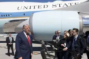 FAA Selidiki Insiden Marine One Trump dengan Pesawat Komersial