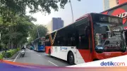 Kebakaran Gedung di Cikini, Antrean TransJ Mengular dan Lalin Ditutup